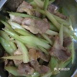 十里飘香生鲜爽脆的西芹炒肉