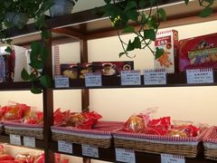 -红宝石·鲜奶小方·海派西点房(金杨店)