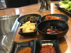 -肉甲韩国木炭烤肉(新壹街1店)