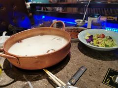 -三人行骨头王火锅(长寿店)