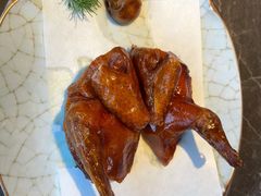 脆皮乳鸽-新荣记(BFC外滩金融中心店)