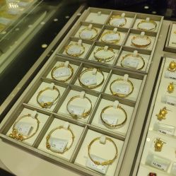 -周大福CHOW TAI FOOK(宝山苏宁易购店)