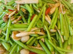 -吴记酱骨炖菜馆(康安路店)