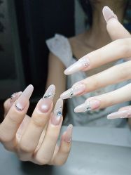 -丽心自助美甲美睫