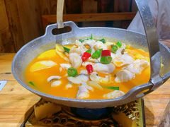 -老滇山寨•云南特色菜•地方菜•民族风情歌舞表演(金碧店)