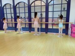 -爱德米乐艺术学院(西宸天街校区)