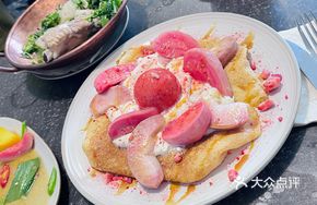 Peachy Passionfruit Crepe