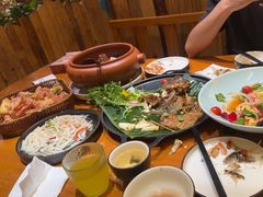-老滇山寨•云南特色菜•地方菜•民族风情歌舞表演(金碧店)