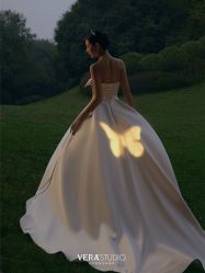 -至臻微拉婚纱摄影