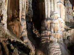 -波斯托伊纳溶洞