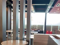用餐区-麦当劳(深圳北站高铁店)