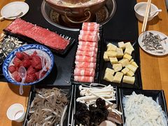 -果松木炭酸菜铜火锅·外婆参鸡汤