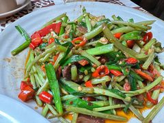 藜蒿炒腊肉-老三样·旧食新味(万寿宫店)