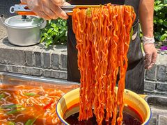 -拈签一笑黄牛肉辣卤串串