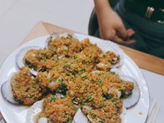 油泼扇贝-天伦海鲜·老味道·青岛菜(栈桥天主教堂店)