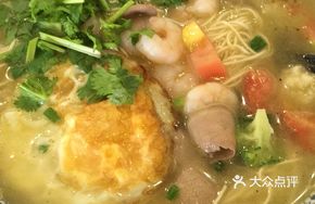 Shrimp and Pork Kidney Stew Noodles