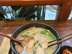 -银米·云南传统过桥米线(双廊黑金冠店)