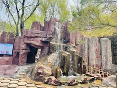 -雪山彩虹谷景区