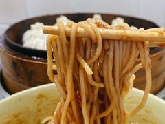 炸酱拌面-老上海食惠裡小籠包生煎包