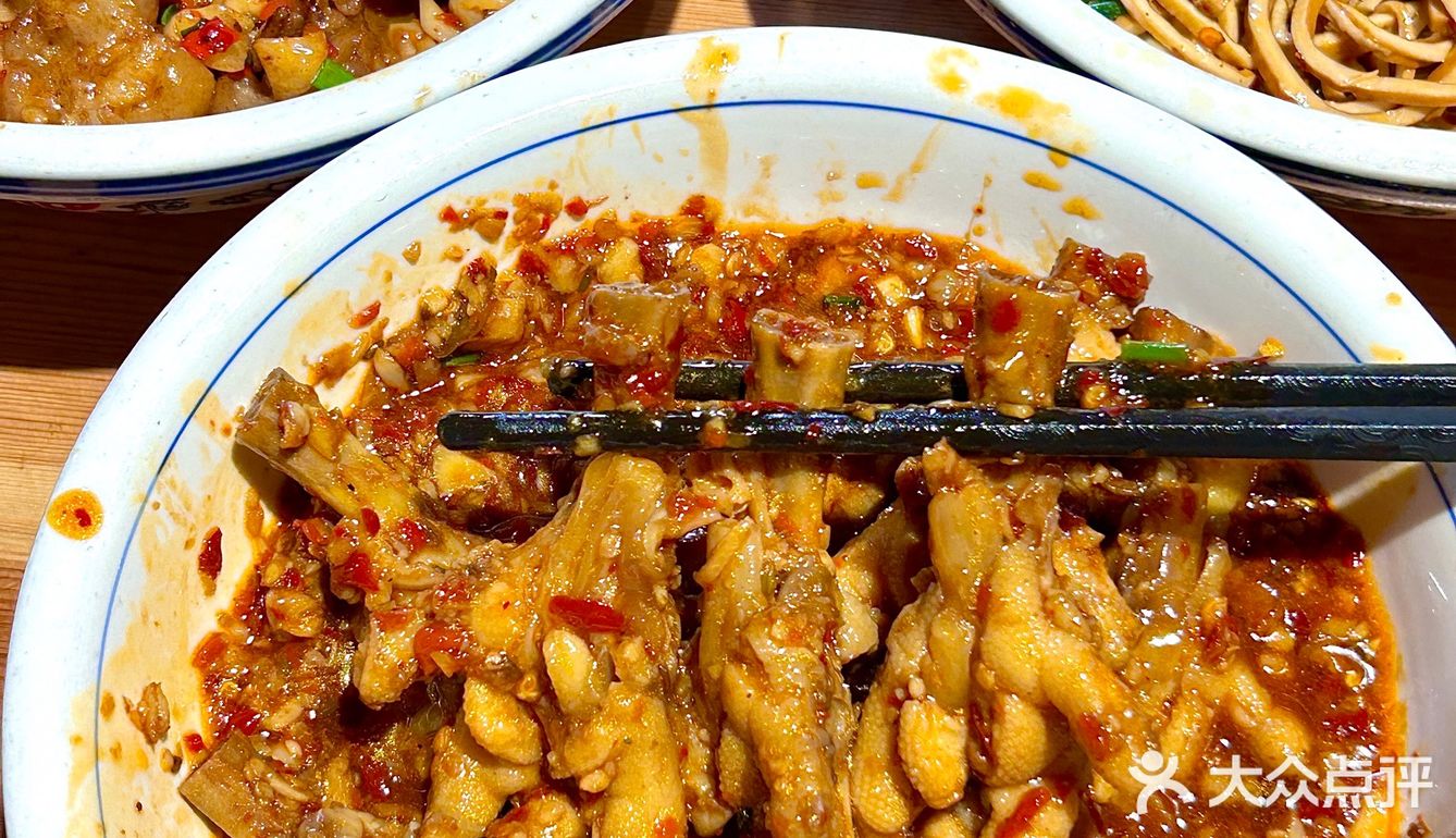 长沙湘菜！确实比笨萝卜还好吃便宜！[流泪]