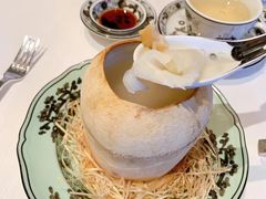 椰皇花胶响螺炖鸡汤-夏苑(新加坡丽思卡尔顿美年酒店)