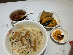 -桂姥姥·桂林卤粉·锅烧桂林米粉(莲塘店)