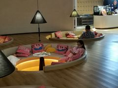 -涨巢·潮玩水疗局