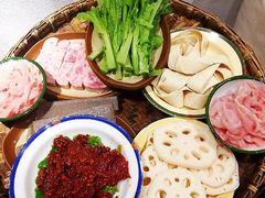 -王婆乔鲜鱼自助火锅(蜀汉路店)