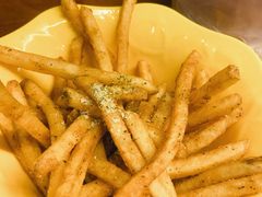-BHC炸鸡(明洞总店)