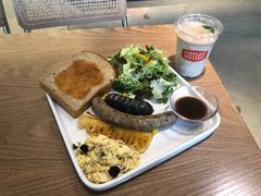 英式牛角包配芝士肠全餐-GOTLOT COFFEE&KITCHEN角落厨房NOOK店