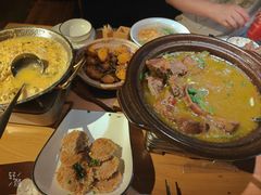 -帅巴人舅母子腊蹄民俗村