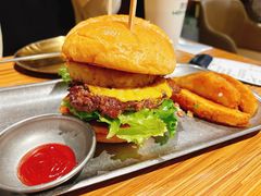 菠萝牛肉堡-魏斯理汉堡(西安沣东吾悦店)