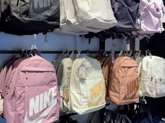 -百年港湾奥特莱斯(香炉礁店)
