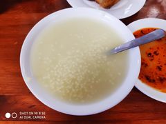 小米粥-宝瑞门钉肉饼店