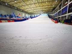 -乔波室内滑雪场