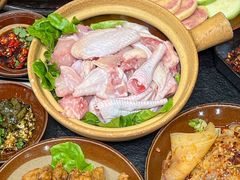 -阿山卓·野生菌火锅·纳西火塘烤肉
