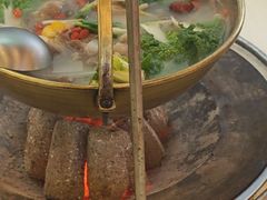 -江湖亮亮蒸虾大排档烤全羊清真(武汉总店)