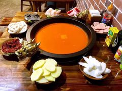 -黄潇洒老火锅(九眼桥宏济巷店)