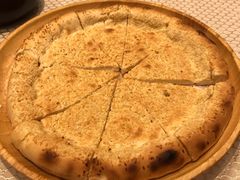 馕坑芝麻馕-巴扎美食·新疆菜·西域歌舞表演餐厅(新疆大厦店)