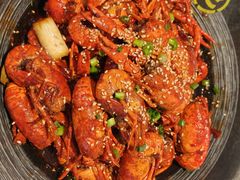 -肥肥虾庄·金牌油焖大虾(汉街SKP店)