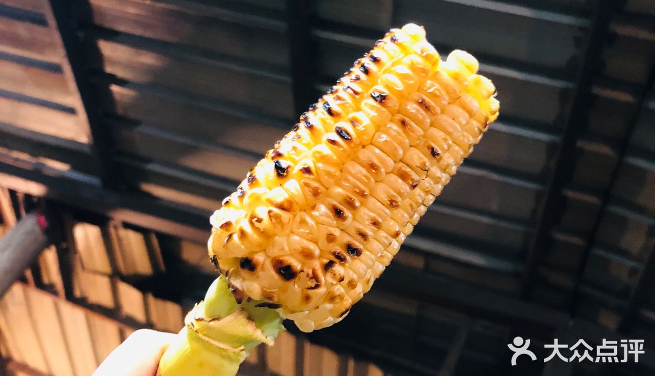 略显悲伤 松枝烤鸡、熏牛肉