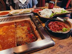 -老牌坊云南鱼豆花火锅(爱建店)
