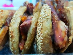 烧饼夹肘子-老磁器口豆汁店(天坛店)