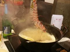 -鲜入围煮花胶鸡海鲜火锅