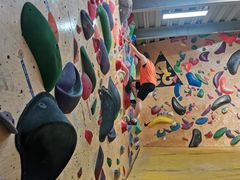 -问山MountQuest攀岩馆