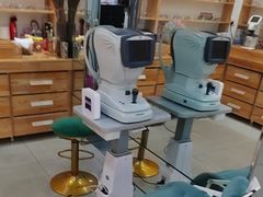 -豪门视光·星趣控·蔡司依视路眼镜代理商(中央大街店)