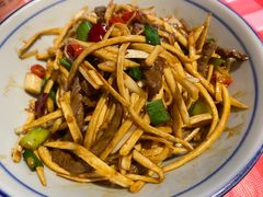茭白炒牛肉丝-荆九爷爆炒桥头三嫩(浙大店)