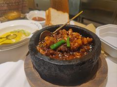招牌石锅杭椒牛蛙-桂满陇·手作小笼包&江南叫花鸡(中山公园店)