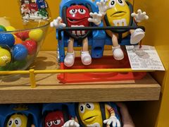 -m豆巧克力世界(上海世茂广场店)