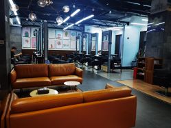 -FRIDAY星期五专业美发沙龙